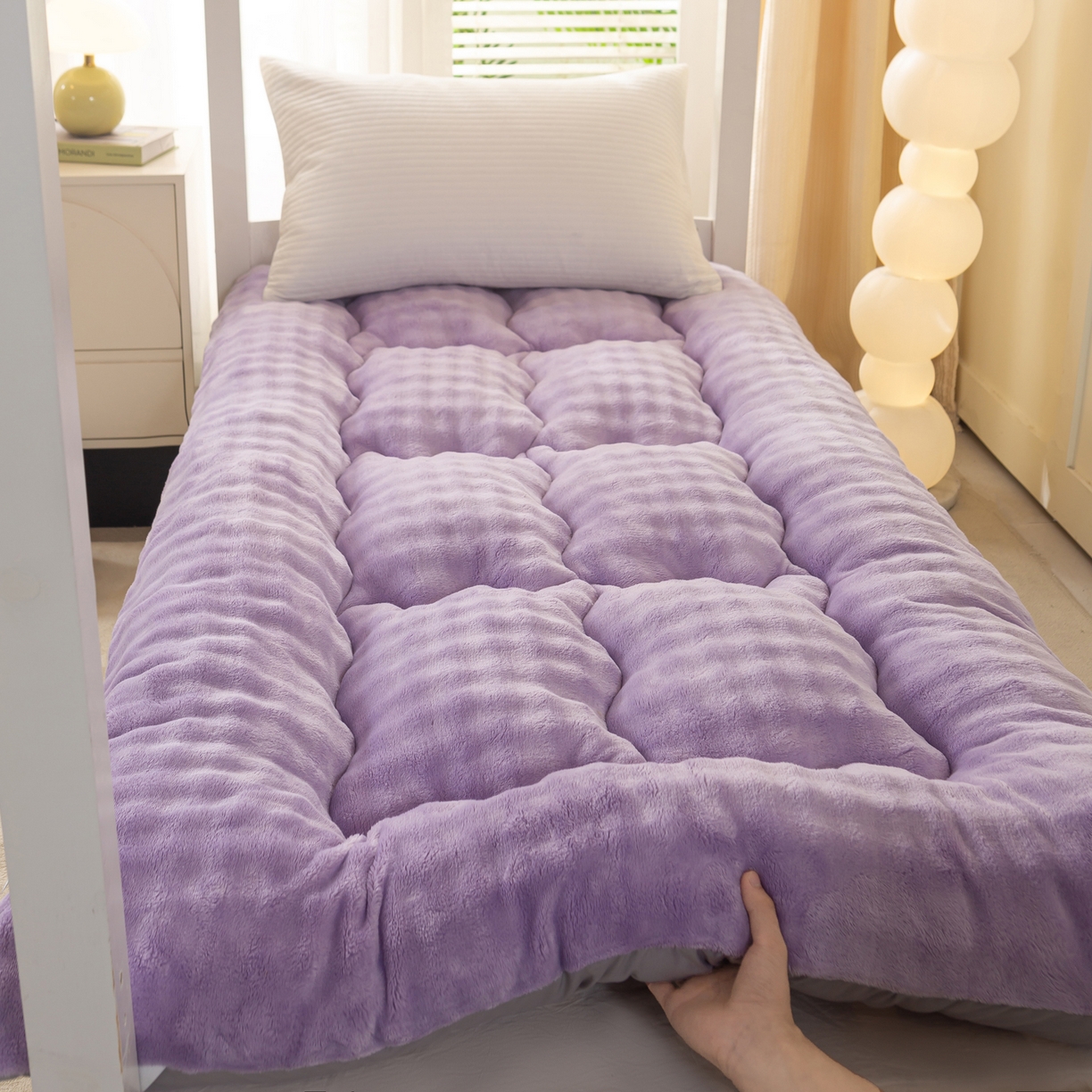 91家纺网 家纺一手货源 找家纺 蕾诺家纺 2026新款高克重牛奶兔毛绒学生通用保暖床垫 紫罗兰