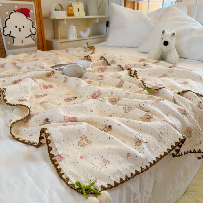 91家纺网 家纺一手货源 找家纺 潮邦创意家居 2026新A类全棉双层纱三角针四角郁金香吊坠盖毯—郁金纱语系列【含A类检测报告】 风琴小熊