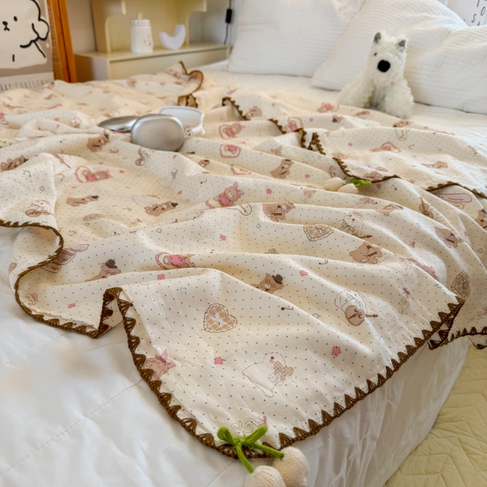 91家纺网 家纺一手货源 找家纺 潮邦创意家居 2026新A类全棉双层纱三角针四角郁金香吊坠盖毯—郁金纱语系列【含A类检测报告】 风琴小熊