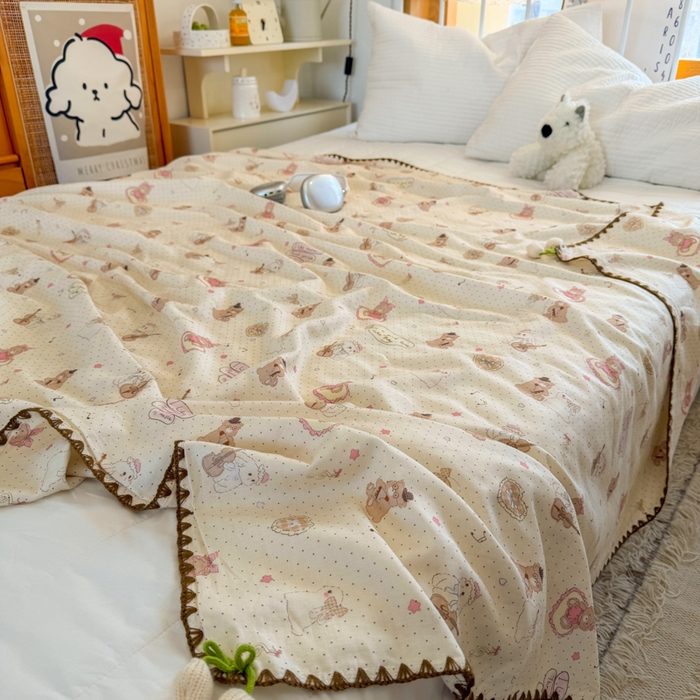 91家纺网 家纺一手货源 找家纺 潮邦创意家居 2026新A类全棉双层纱三角针四角郁金香吊坠盖毯—郁金纱语系列【含A类检测报告】 风琴小熊