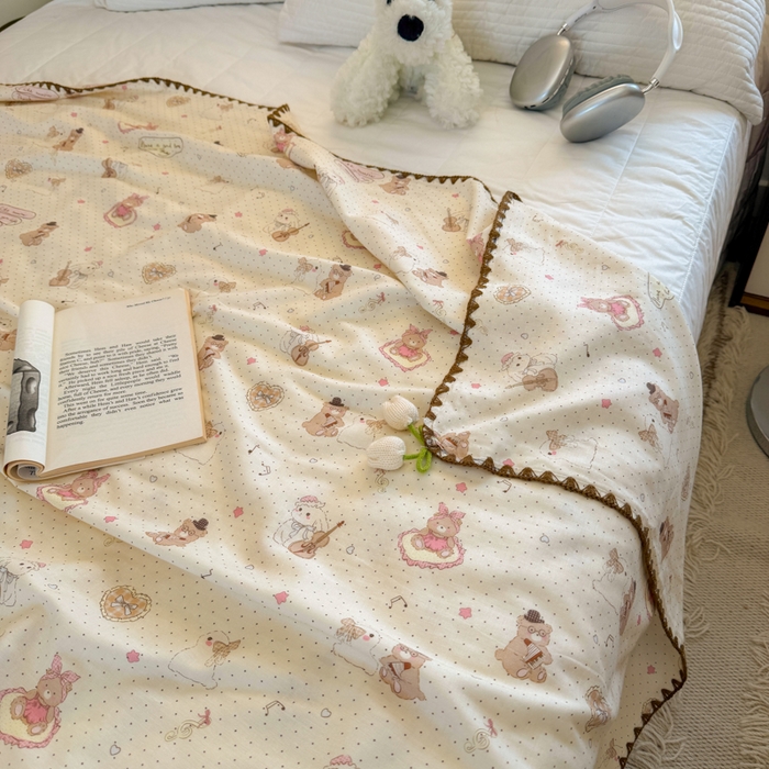 91家纺网 家纺一手货源 找家纺 潮邦创意家居 2026新A类全棉双层纱三角针四角郁金香吊坠盖毯—郁金纱语系列【含A类检测报告】 风琴小熊