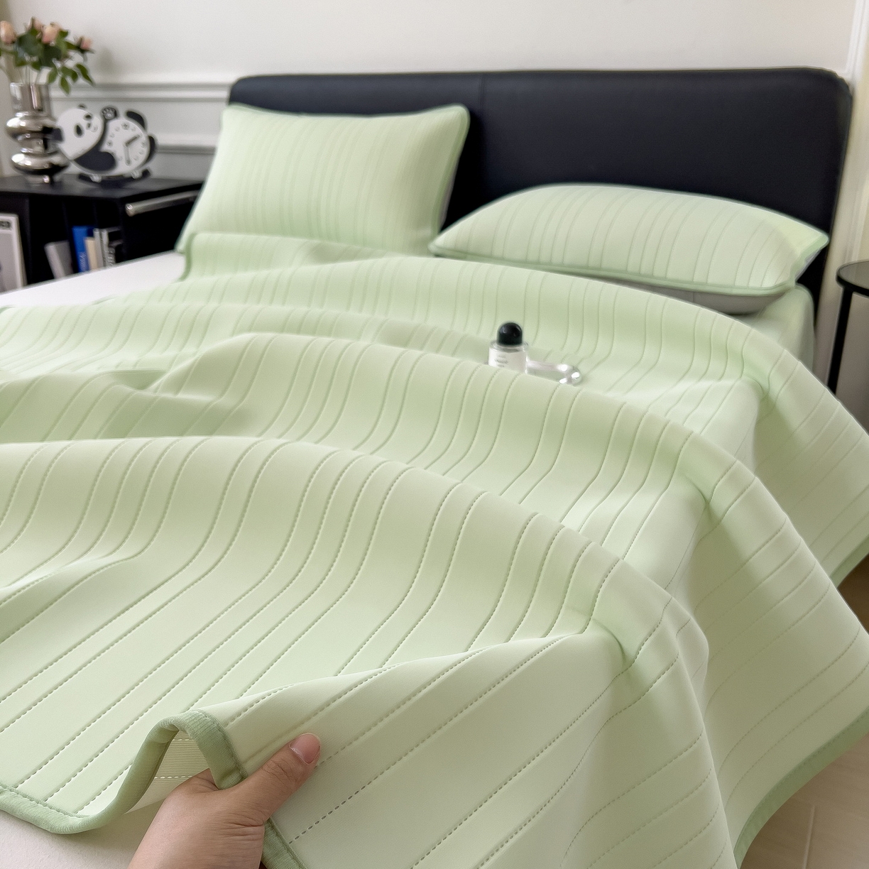 91家纺网 家纺一手货源 找家纺 丝羽坊 2026新款云朵凉感纯色小冰皮软凉席-平铺款 清新绿