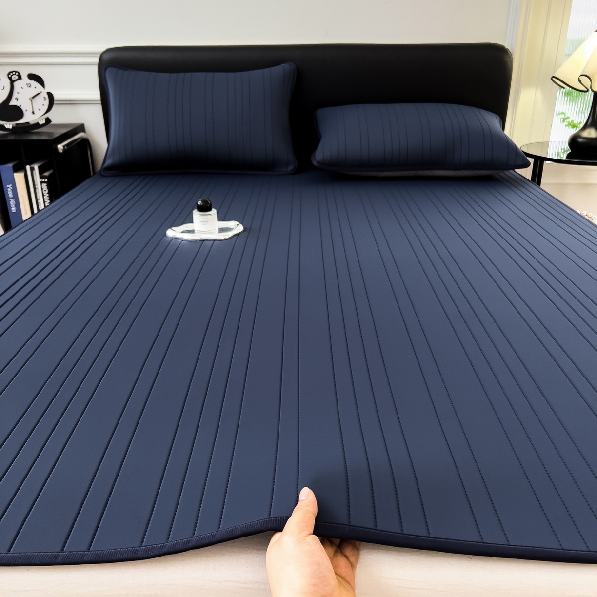 91家纺网 家纺一手货源 找家纺 丝羽坊 2026新款云朵凉感纯色小冰皮软凉席-平铺款 深睡蓝