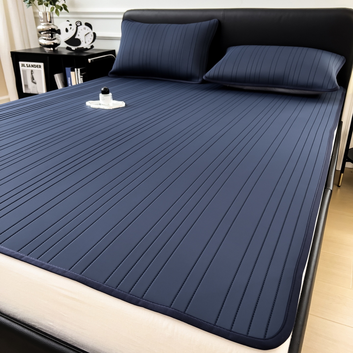 91家纺网 家纺一手货源 找家纺 丝羽坊 2026新款云朵凉感纯色小冰皮软凉席-平铺款 深睡蓝