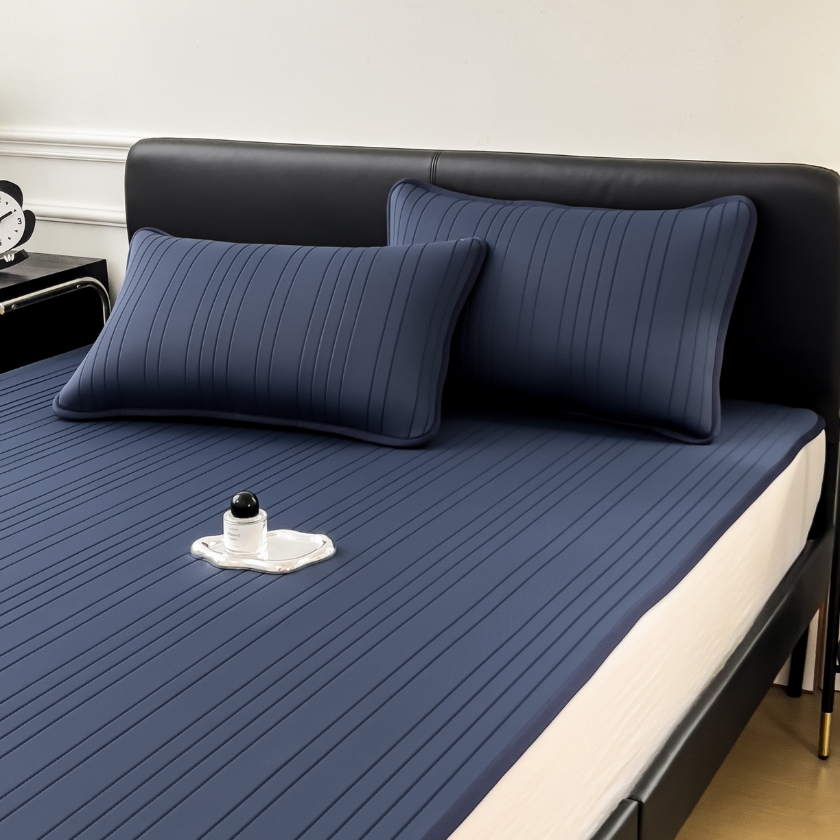 91家纺网 家纺一手货源 找家纺 丝羽坊 2026新款云朵凉感纯色小冰皮软凉席-平铺款 深睡蓝