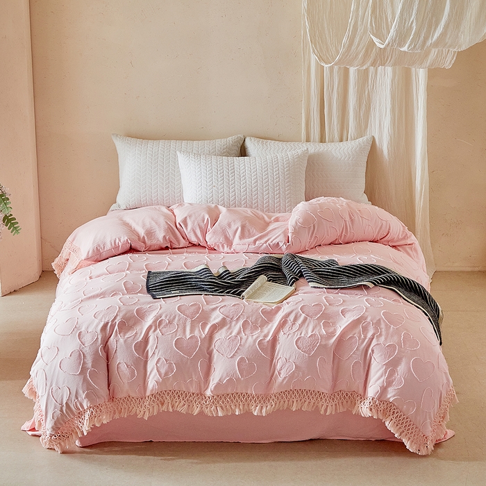 91家纺网 家纺一手货源 找家纺 缘生活 2026春夏新款民宿立体剪花蝴蝶结流苏四件套 剪花爱心流苏粉色