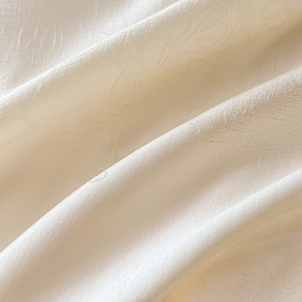 91家纺网 家纺一手货源 找家纺 帝王家纺 2026爆款提花四件套法式轻奢春夏季亲肤棉四季款—暮春 奶白