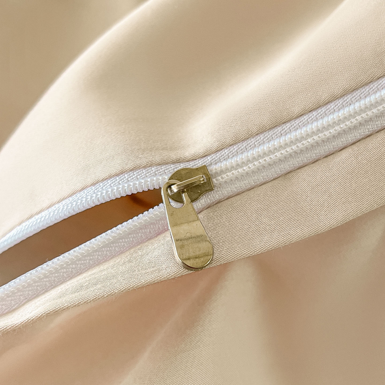 91家纺网 家纺一手货源 找家纺 帝王家纺 2026爆款提花四件套法式轻奢春夏季亲肤棉四季款—暮春 奶白