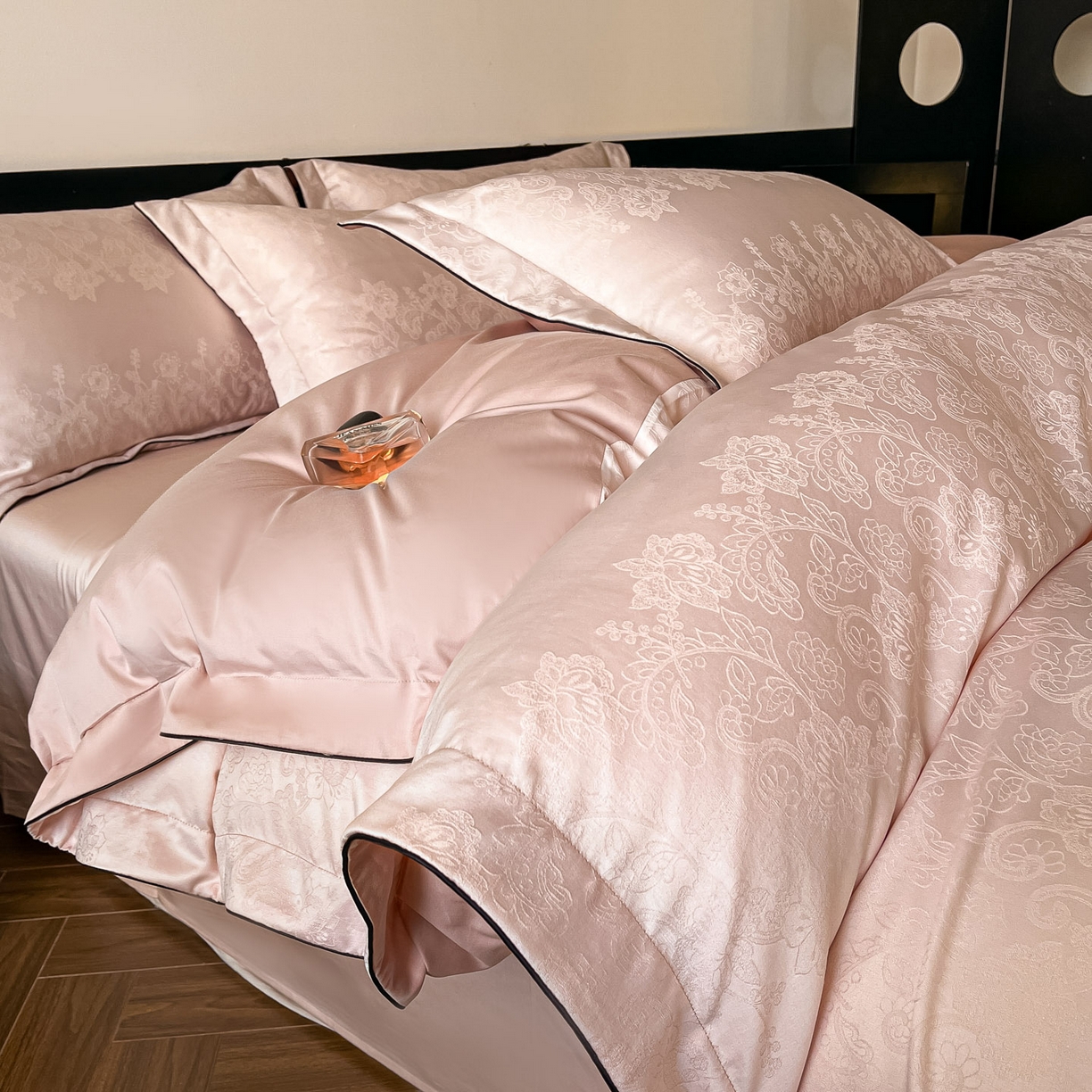 91家纺网 家纺一手货源 找家纺 帝王家纺 2026爆款提花四件套法式轻奢春夏季亲肤棉四季款—暮春 雅粉