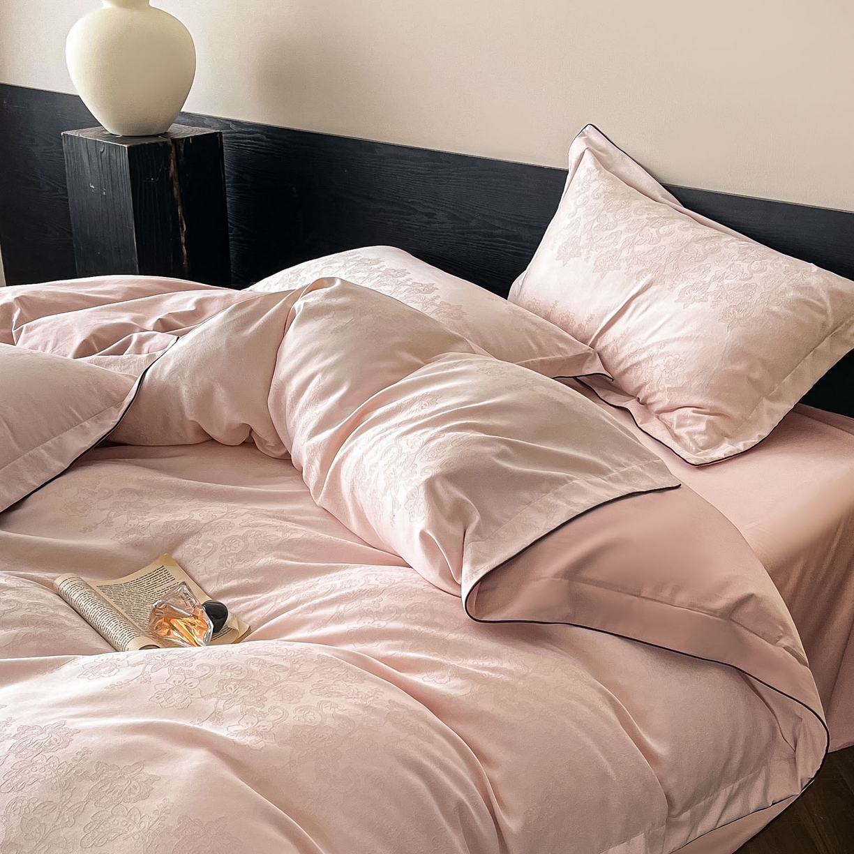 91家纺网 家纺一手货源 找家纺 帝王家纺 2026爆款提花四件套法式轻奢春夏季亲肤棉四季款—暮春 雅粉