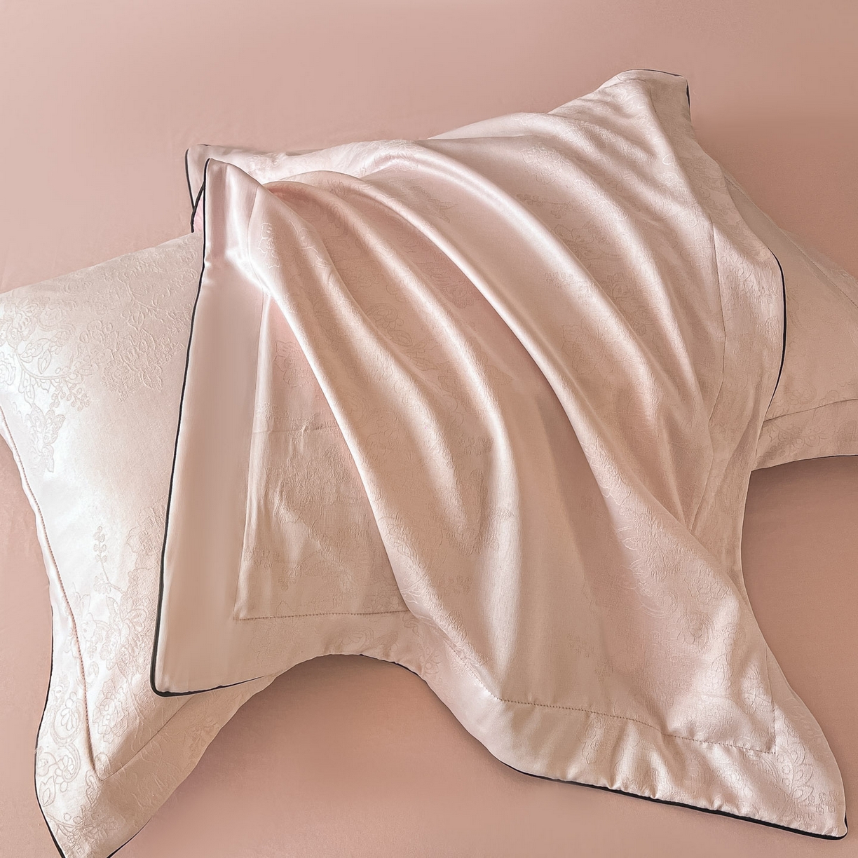 91家纺网 家纺一手货源 找家纺 帝王家纺 2026爆款提花四件套法式轻奢春夏季亲肤棉四季款—暮春 雅粉