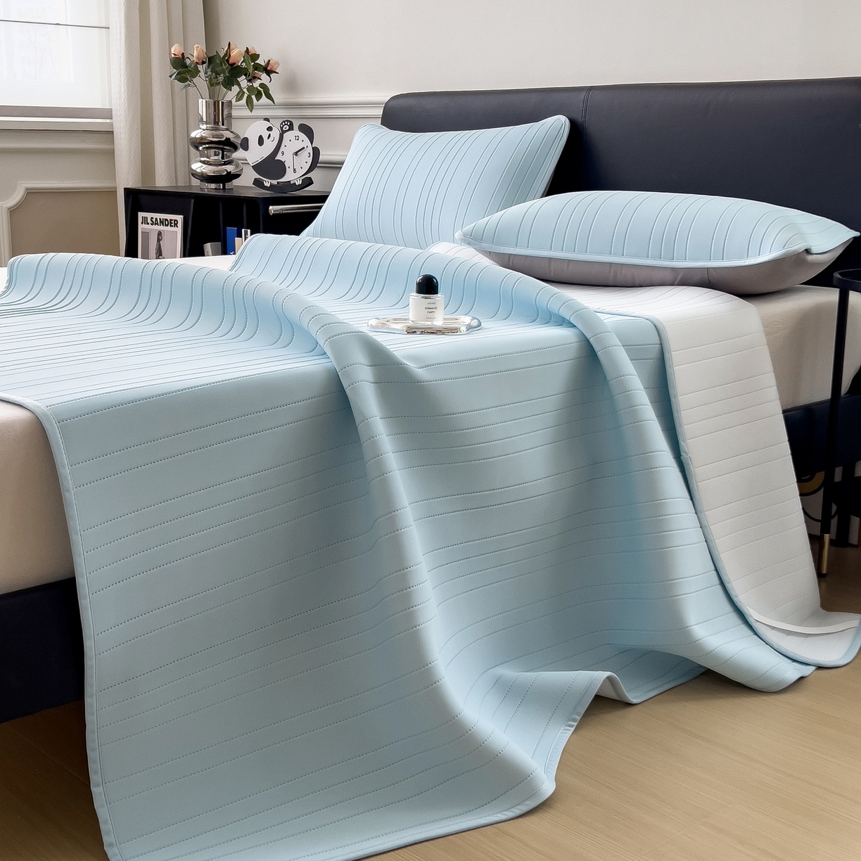 91家纺网 家纺一手货源 找家纺 丝羽坊 2026新款云朵凉感纯色小冰皮软凉席-平铺款 天蓝