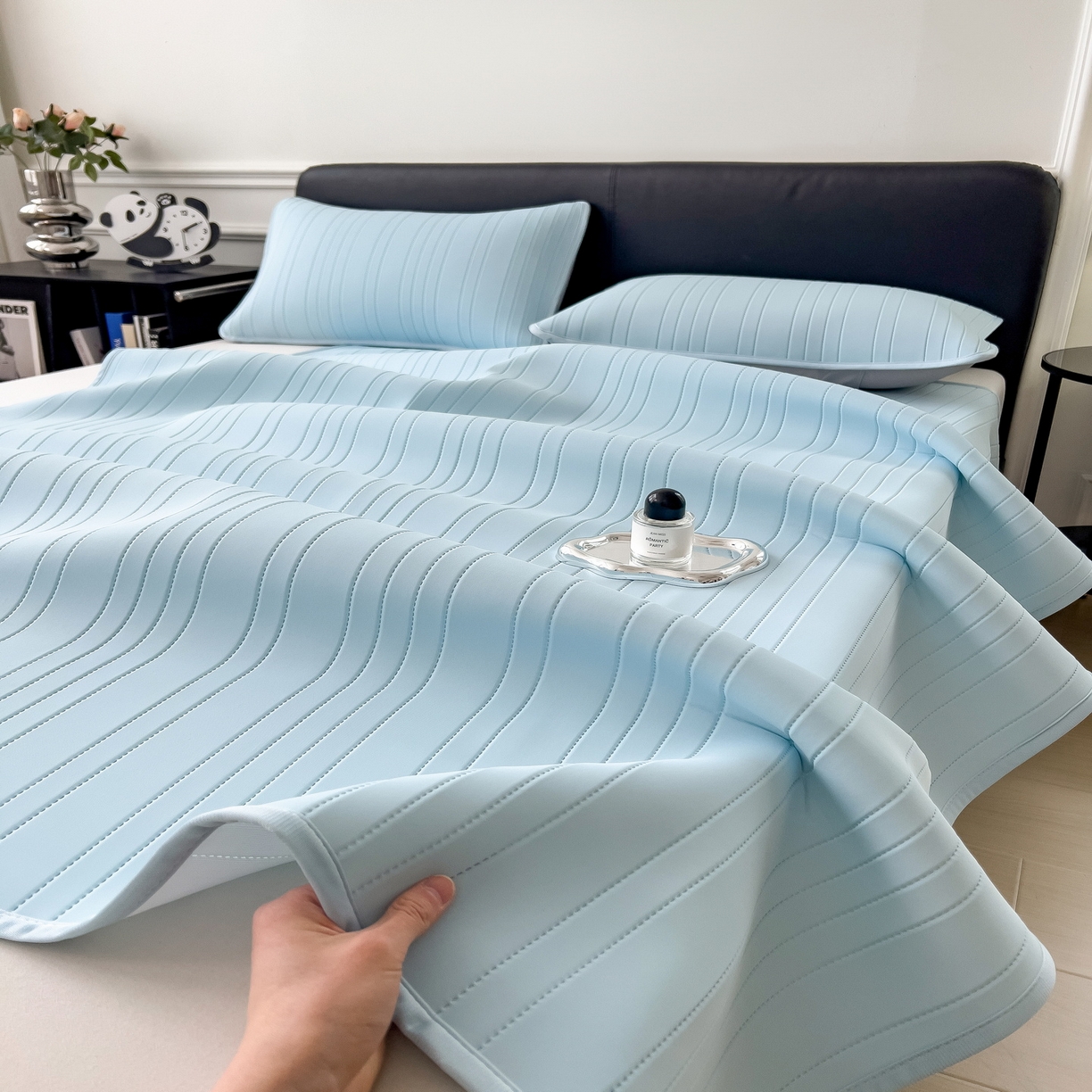 91家纺网 家纺一手货源 找家纺 丝羽坊 2026新款云朵凉感纯色小冰皮软凉席-平铺款 天蓝