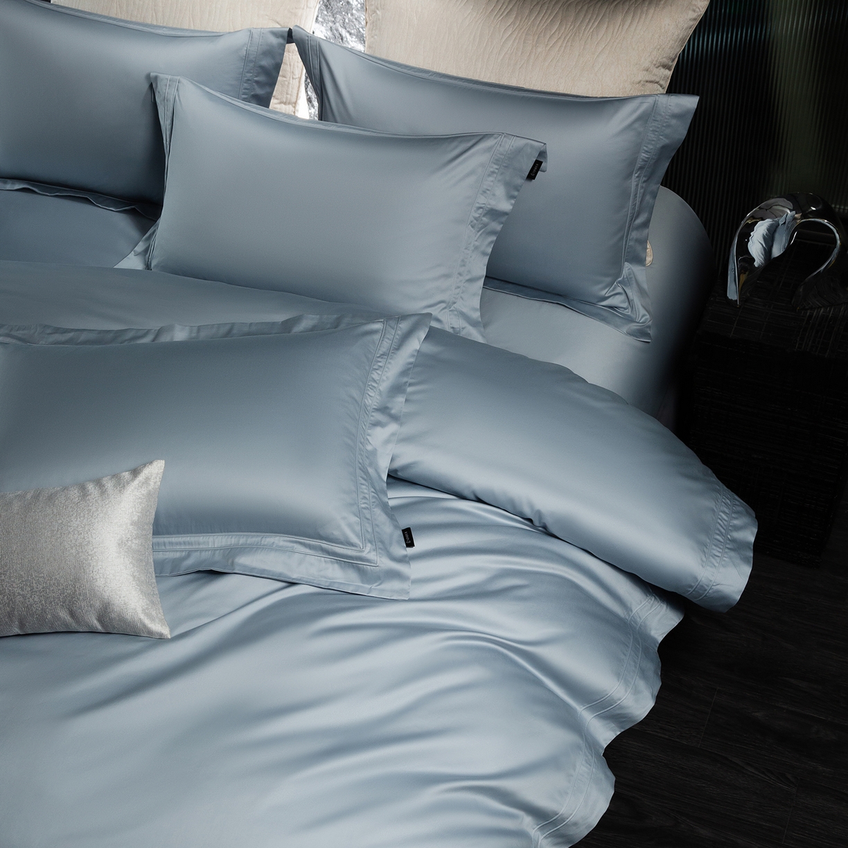 91家纺网 家纺一手货源 找家纺 蕾诺家纺 2026秋冬新品100支双股高奢典藏简约全棉四件套系列 棉凯文-北卡蓝