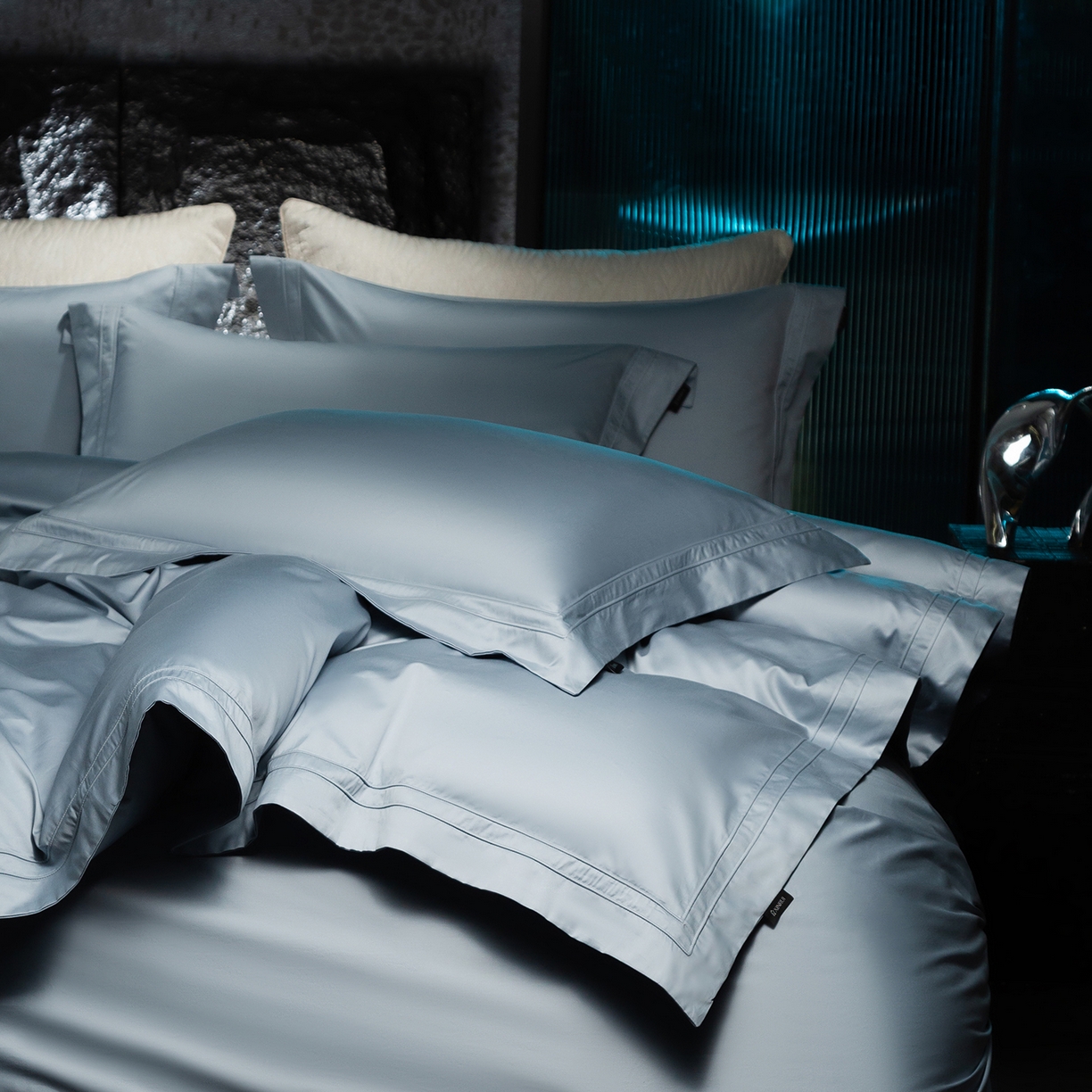 91家纺网 家纺一手货源 找家纺 蕾诺家纺 2026秋冬新品100支双股高奢典藏简约全棉四件套系列 棉凯文-北卡蓝