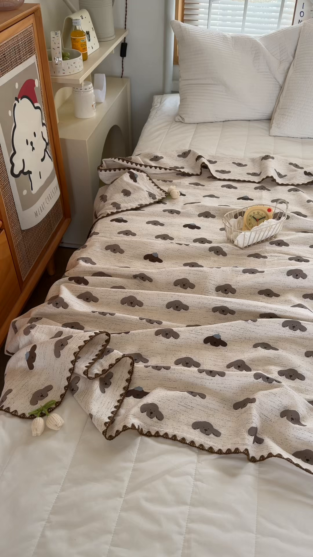 91家纺网 家纺一手货源 找家纺 潮邦创意家居 2026新A类全棉双层纱三角针四角郁金香吊坠盖毯—郁金纱语系列【含A类检测报告】 狗狗爱