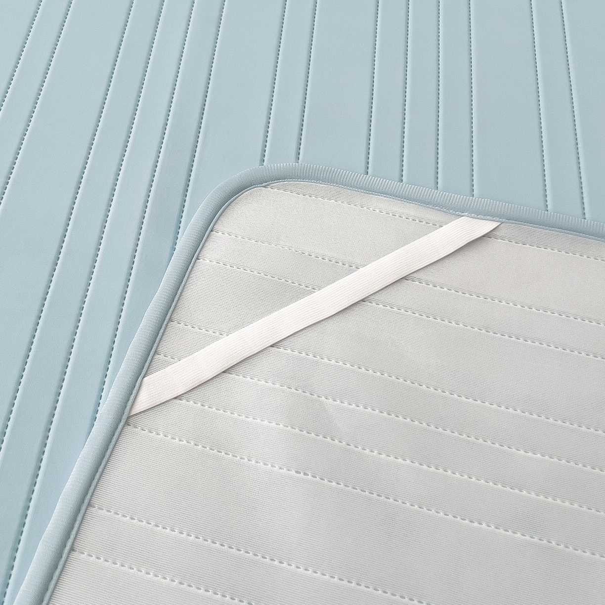 91家纺网 家纺一手货源 找家纺 丝羽坊 2026新款云朵凉感纯色小冰皮软凉席-平铺款 天蓝