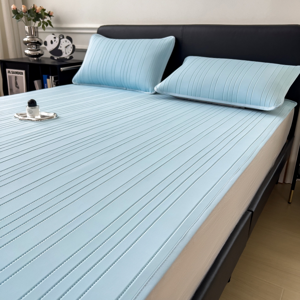 91家纺网 家纺一手货源 找家纺 丝羽坊 2026新款云朵凉感纯色小冰皮软凉席-平铺款 天蓝