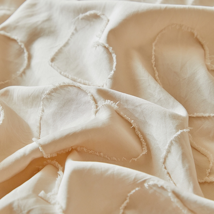 91家纺网 家纺一手货源 找家纺 缘生活 2026春夏新款民宿立体剪花蝴蝶结流苏四件套 剪花爱心流苏卡其