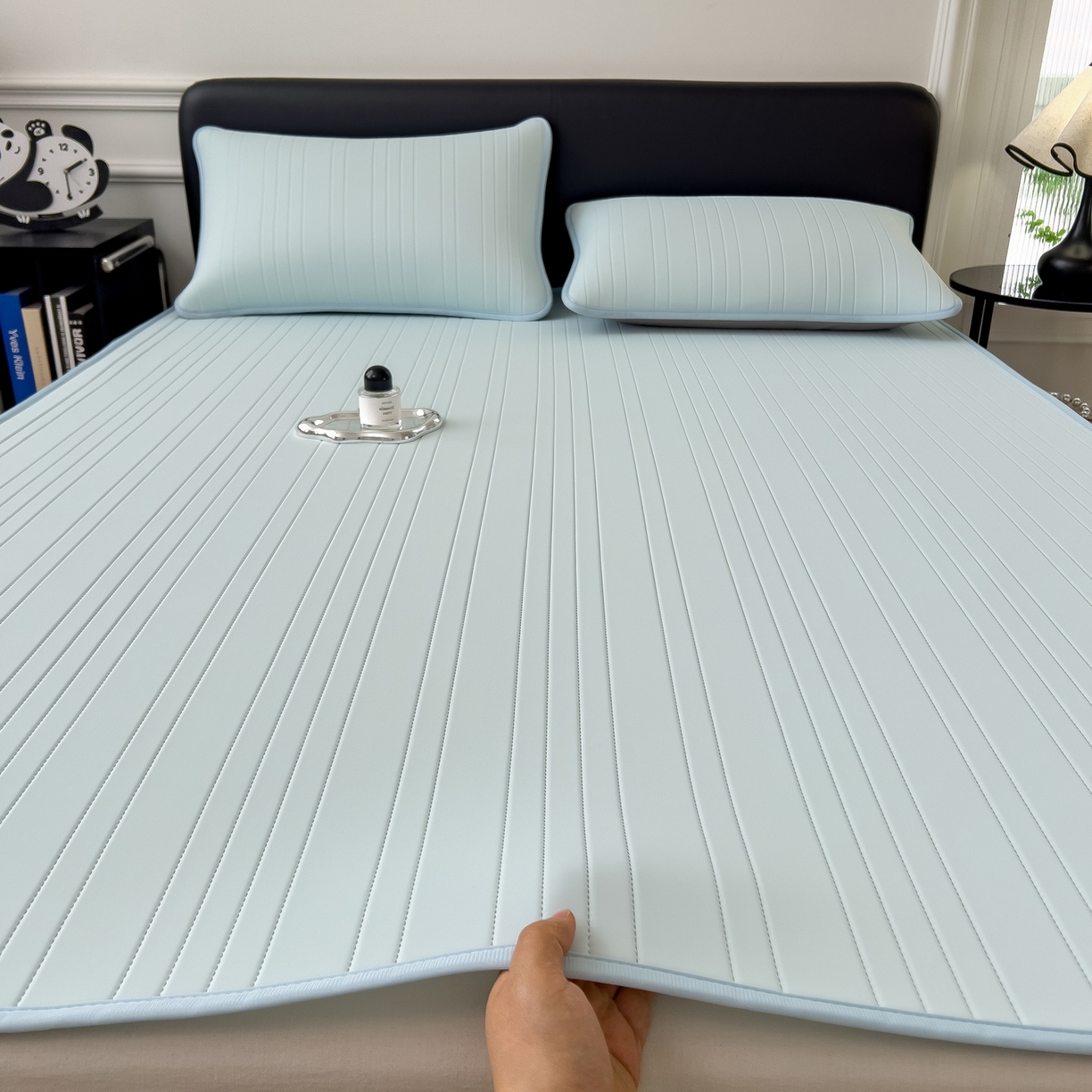 91家纺网 家纺一手货源 找家纺 丝羽坊 2026新款云朵凉感纯色小冰皮软凉席-平铺款 甜心蓝