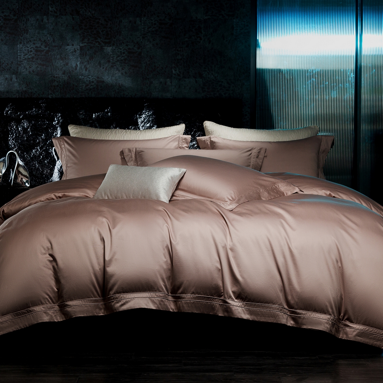 91家纺网 家纺一手货源 找家纺 蕾诺家纺 2026秋冬新品100支双股高奢典藏简约全棉四件套系列 棉凯文-粉豆沙