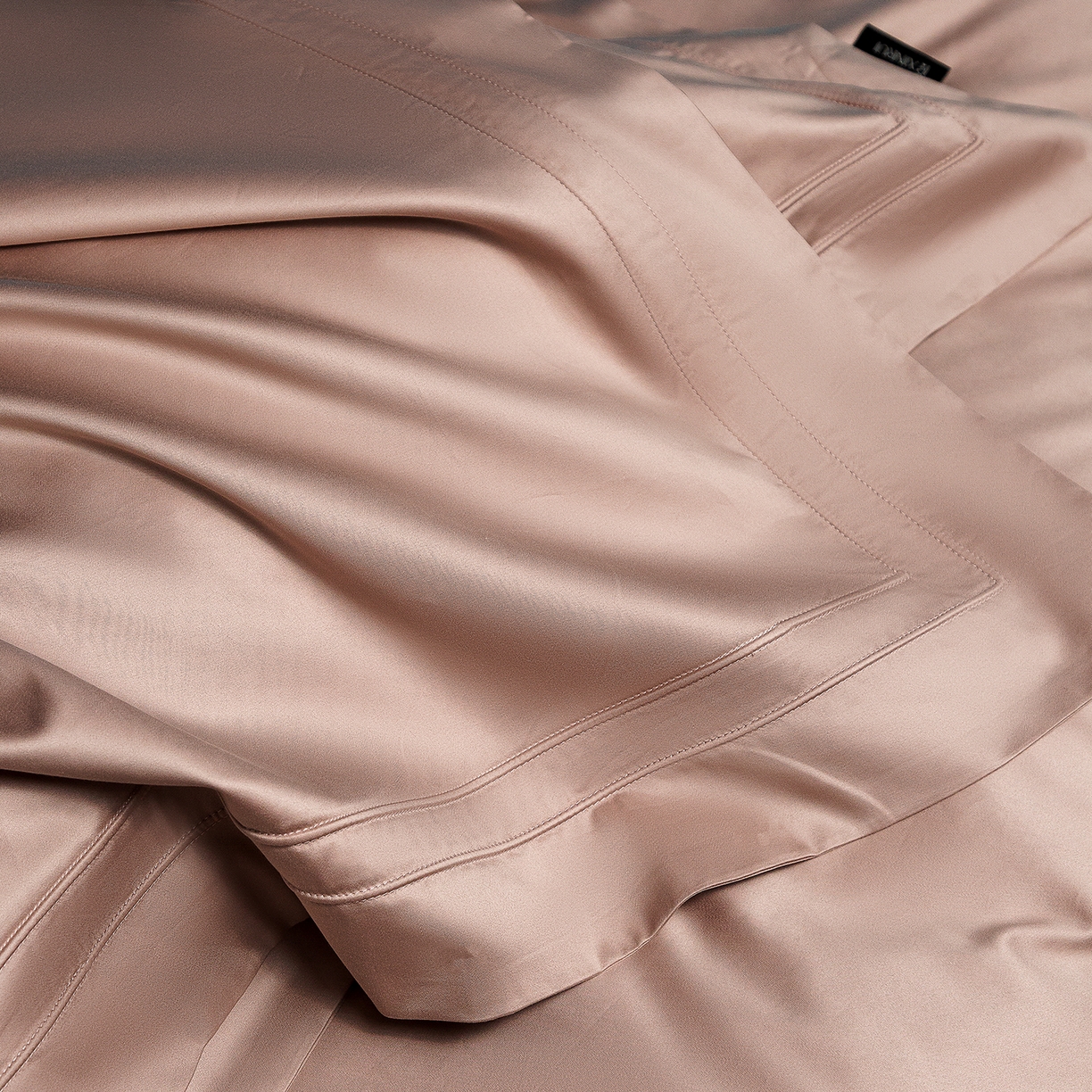 91家纺网 家纺一手货源 找家纺 蕾诺家纺 2026秋冬新品100支双股高奢典藏简约全棉四件套系列 棉凯文-粉豆沙