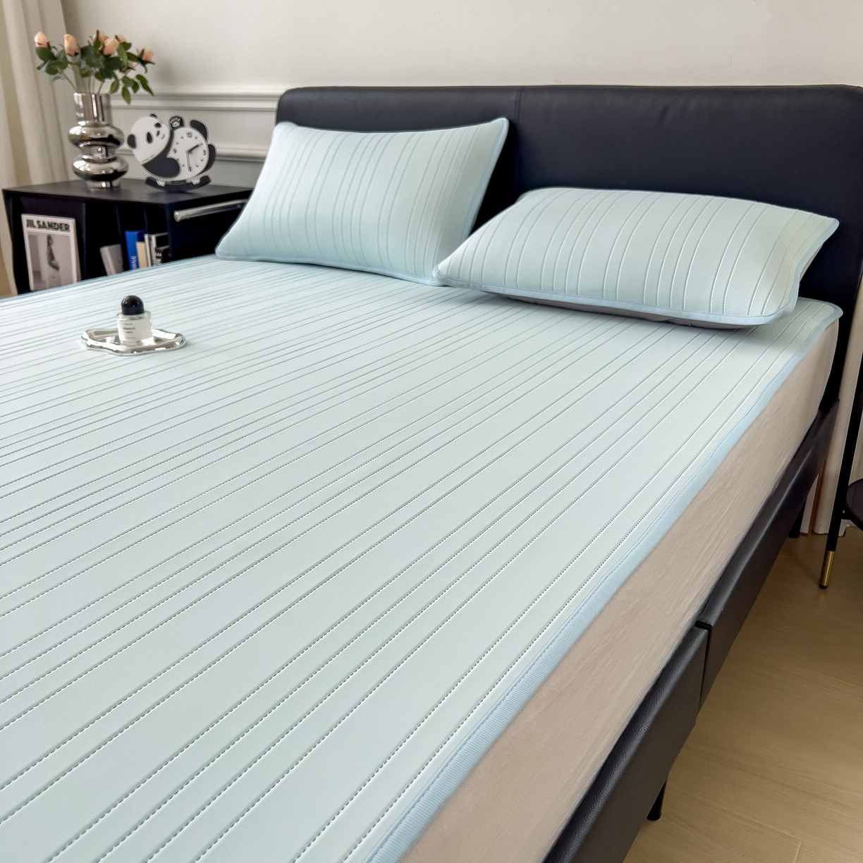 91家纺网 家纺一手货源 找家纺 丝羽坊 2026新款云朵凉感纯色小冰皮软凉席-平铺款 甜心蓝