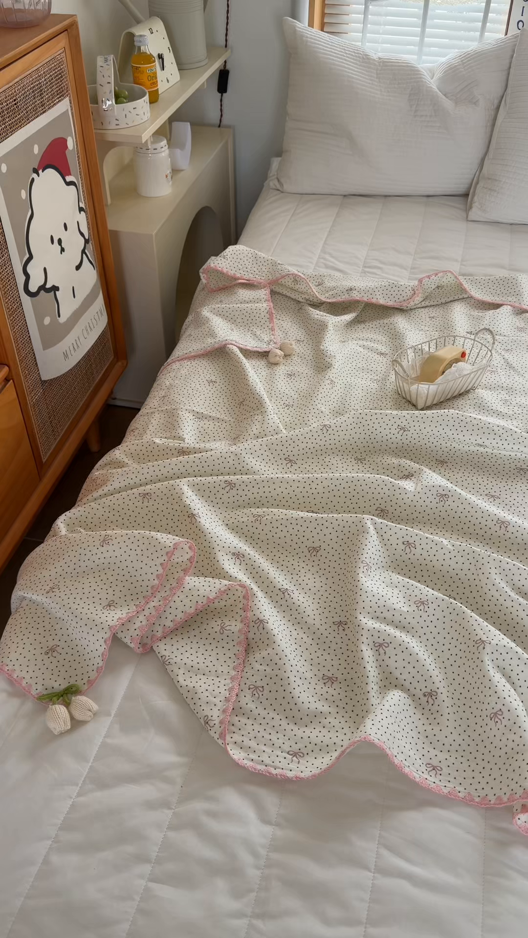 91家纺网 家纺一手货源 找家纺 潮邦创意家居 2026新A类全棉双层纱三角针四角郁金香吊坠盖毯—郁金纱语系列【含A类检测报告】 黑点粉结