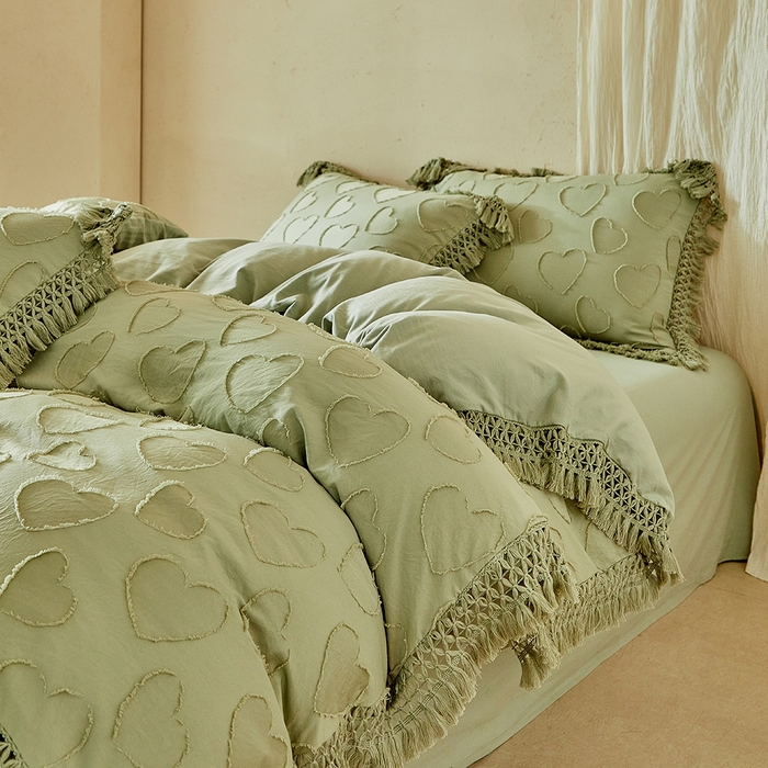 91家纺网 家纺一手货源 找家纺 缘生活 2026春夏新款民宿立体剪花蝴蝶结流苏四件套 剪花爱心流苏抹茶绿