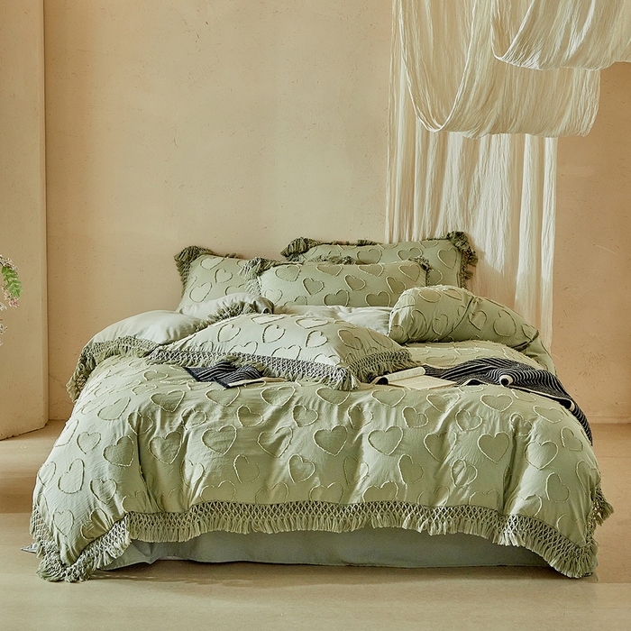 91家纺网 家纺一手货源 找家纺 缘生活 2026春夏新款民宿立体剪花蝴蝶结流苏四件套 剪花爱心流苏抹茶绿