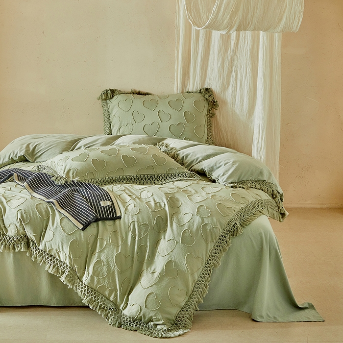 91家纺网 家纺一手货源 找家纺 缘生活 2026春夏新款民宿立体剪花蝴蝶结流苏四件套 剪花爱心流苏抹茶绿