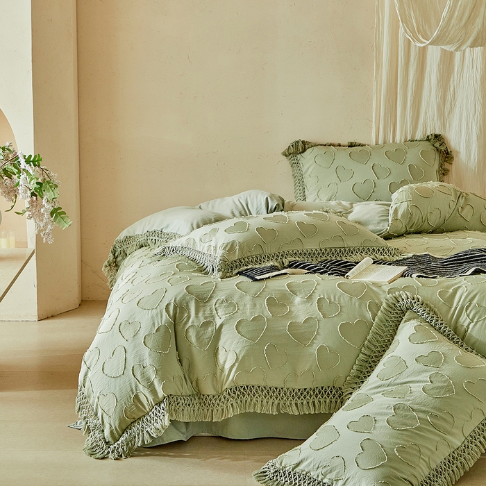 91家纺网 家纺一手货源 找家纺 缘生活 2026春夏新款民宿立体剪花蝴蝶结流苏四件套 剪花爱心流苏抹茶绿