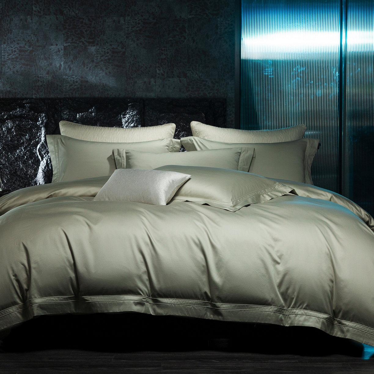 91家纺网 家纺一手货源 找家纺 蕾诺家纺 2026秋冬新品100支双股高奢典藏简约全棉四件套系列 棉凯文-青灰