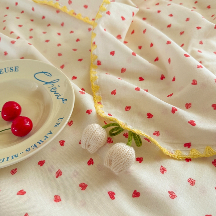 91家纺网 家纺一手货源 找家纺 潮邦创意家居 2026新A类全棉双层纱三角针四角郁金香吊坠盖毯—郁金纱语系列【含A类检测报告】 红爱心