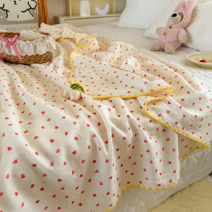 91家纺网 家纺一手货源 找家纺 潮邦创意家居 2026新A类全棉双层纱三角针四角郁金香吊坠盖毯—郁金纱语系列【含A类检测报告】 红爱心