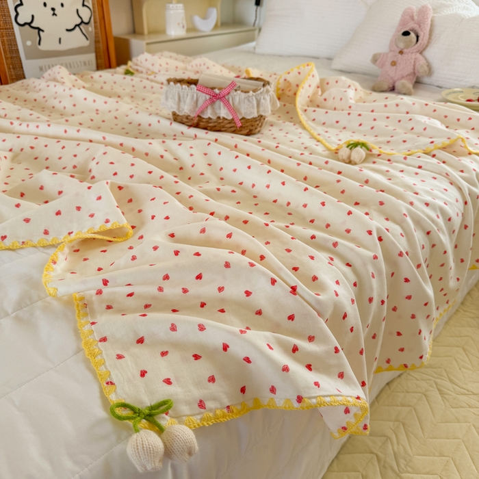 91家纺网 家纺一手货源 找家纺 潮邦创意家居 2026新A类全棉双层纱三角针四角郁金香吊坠盖毯—郁金纱语系列【含A类检测报告】 红爱心