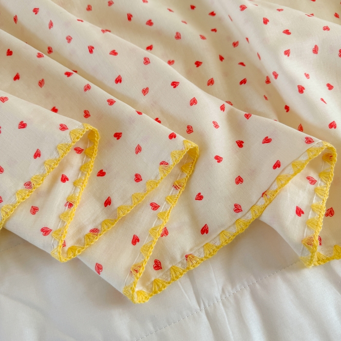 91家纺网 家纺一手货源 找家纺 潮邦创意家居 2026新A类全棉双层纱三角针四角郁金香吊坠盖毯—郁金纱语系列【含A类检测报告】 红爱心