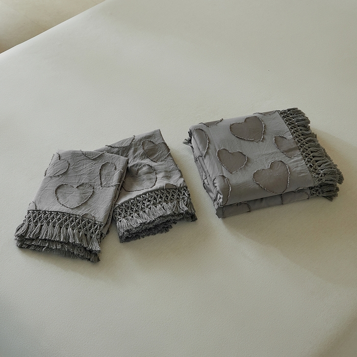 91家纺网 家纺一手货源 找家纺 缘生活 2026春夏新款民宿立体剪花蝴蝶结流苏四件套 剪花爱心流苏深灰