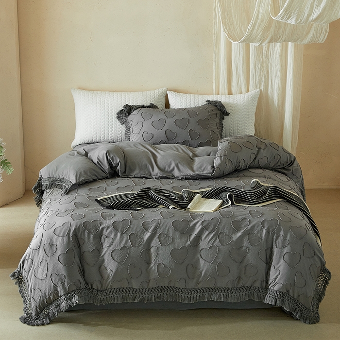 91家纺网 家纺一手货源 找家纺 缘生活 2026春夏新款民宿立体剪花蝴蝶结流苏四件套 剪花爱心流苏深灰