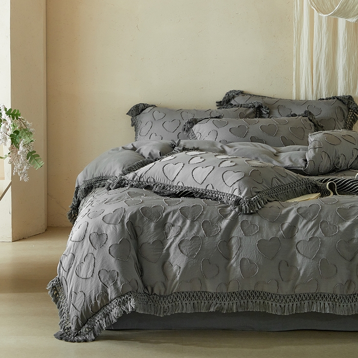 91家纺网 家纺一手货源 找家纺 缘生活 2026春夏新款民宿立体剪花蝴蝶结流苏四件套 剪花爱心流苏深灰