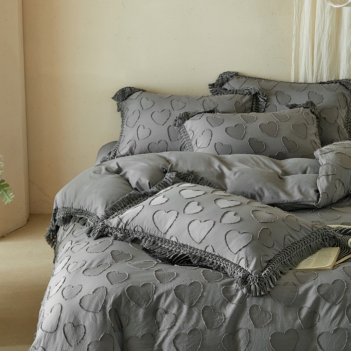 91家纺网 家纺一手货源 找家纺 缘生活 2026春夏新款民宿立体剪花蝴蝶结流苏四件套 剪花爱心流苏深灰