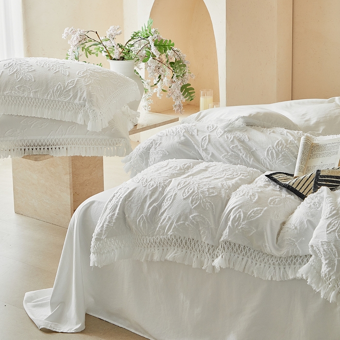 91家纺网 家纺一手货源 找家纺 缘生活 2026春夏新款民宿立体剪花蝴蝶结流苏四件套 剪花落叶流苏本白