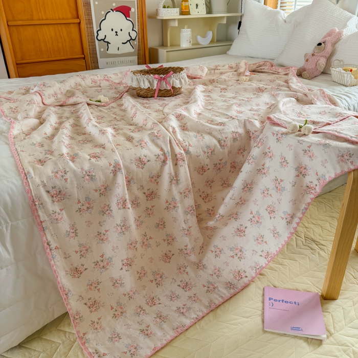 91家纺网 家纺一手货源 找家纺 潮邦创意家居 2026新A类全棉双层纱三角针四角郁金香吊坠盖毯—郁金纱语系列【含A类检测报告】 花间暮语