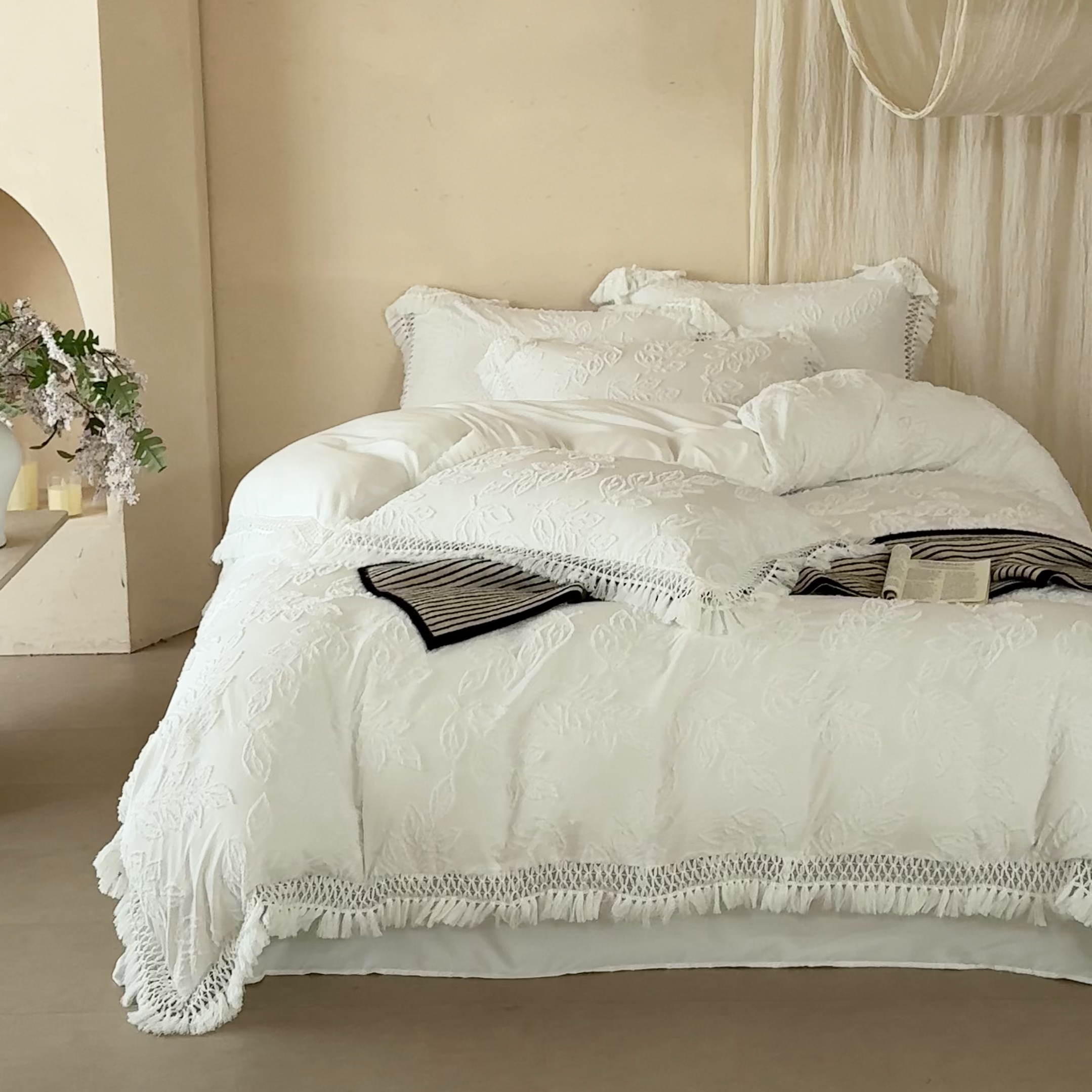 91家纺网 家纺一手货源 找家纺 缘生活 2026春夏新款民宿立体剪花蝴蝶结流苏四件套 剪花落叶流苏本白