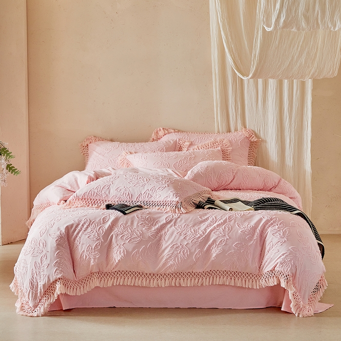 91家纺网 家纺一手货源 找家纺 缘生活 2026春夏新款民宿立体剪花蝴蝶结流苏四件套 剪花落叶流苏粉色