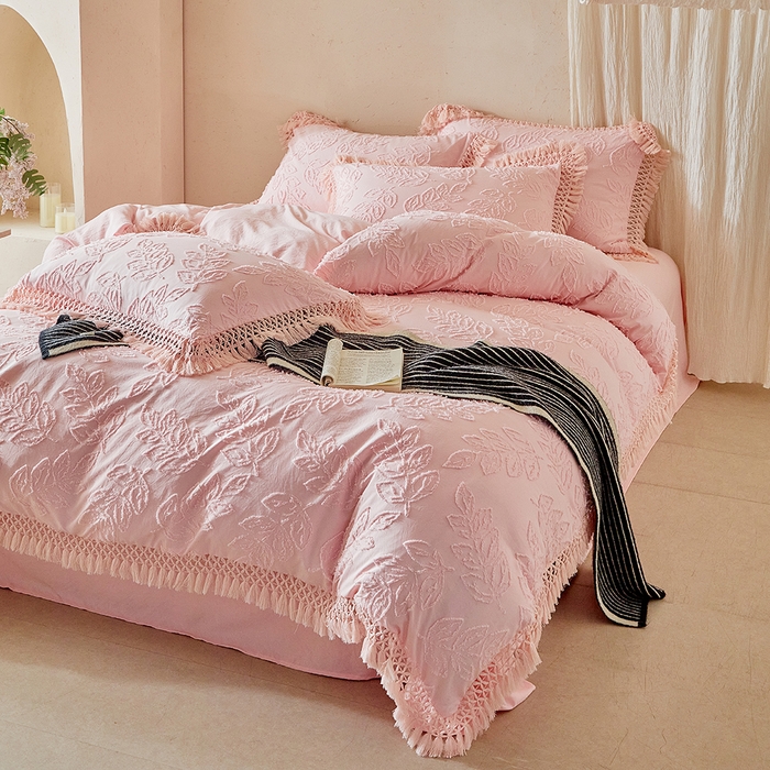 91家纺网 家纺一手货源 找家纺 缘生活 2026春夏新款民宿立体剪花蝴蝶结流苏四件套 剪花落叶流苏粉色