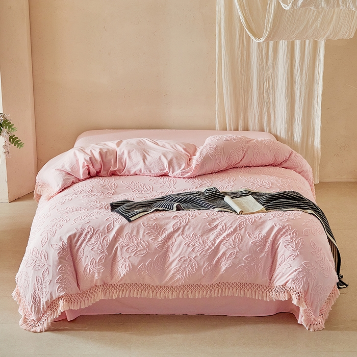 91家纺网 家纺一手货源 找家纺 缘生活 2026春夏新款民宿立体剪花蝴蝶结流苏四件套 剪花落叶流苏粉色