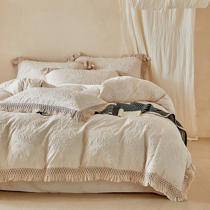 91家纺网 家纺一手货源 找家纺 缘生活 2026春夏新款民宿立体剪花蝴蝶结流苏四件套 剪花落叶流苏卡其