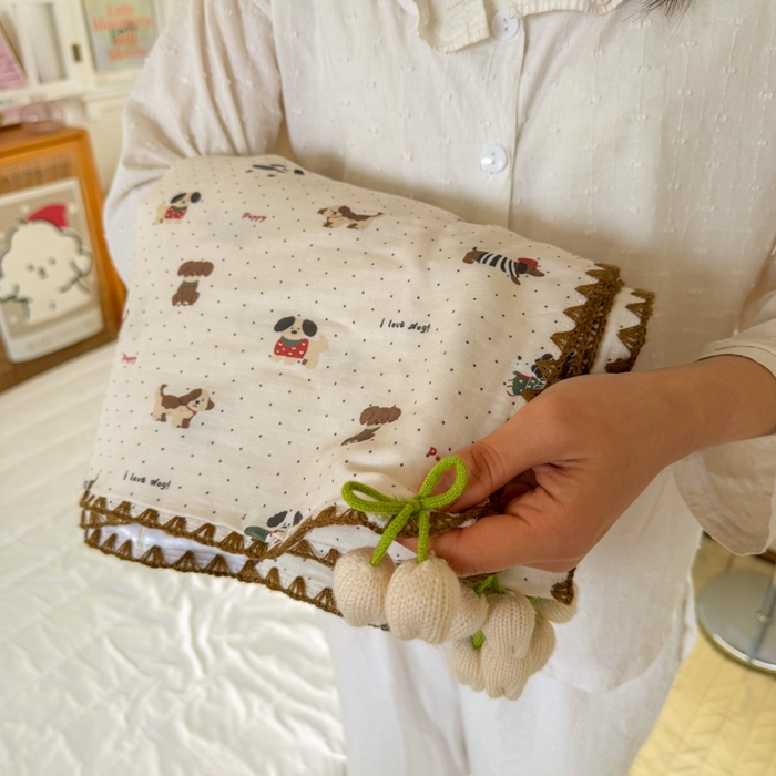 91家纺网 家纺一手货源 找家纺 潮邦创意家居 2026新A类全棉双层纱三角针四角郁金香吊坠盖毯—郁金纱语系列【含A类检测报告】 暖棉汪趣