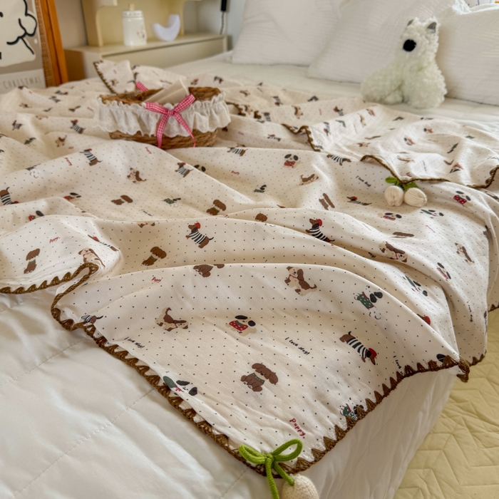 91家纺网 家纺一手货源 找家纺 潮邦创意家居 2026新A类全棉双层纱三角针四角郁金香吊坠盖毯—郁金纱语系列【含A类检测报告】 暖棉汪趣